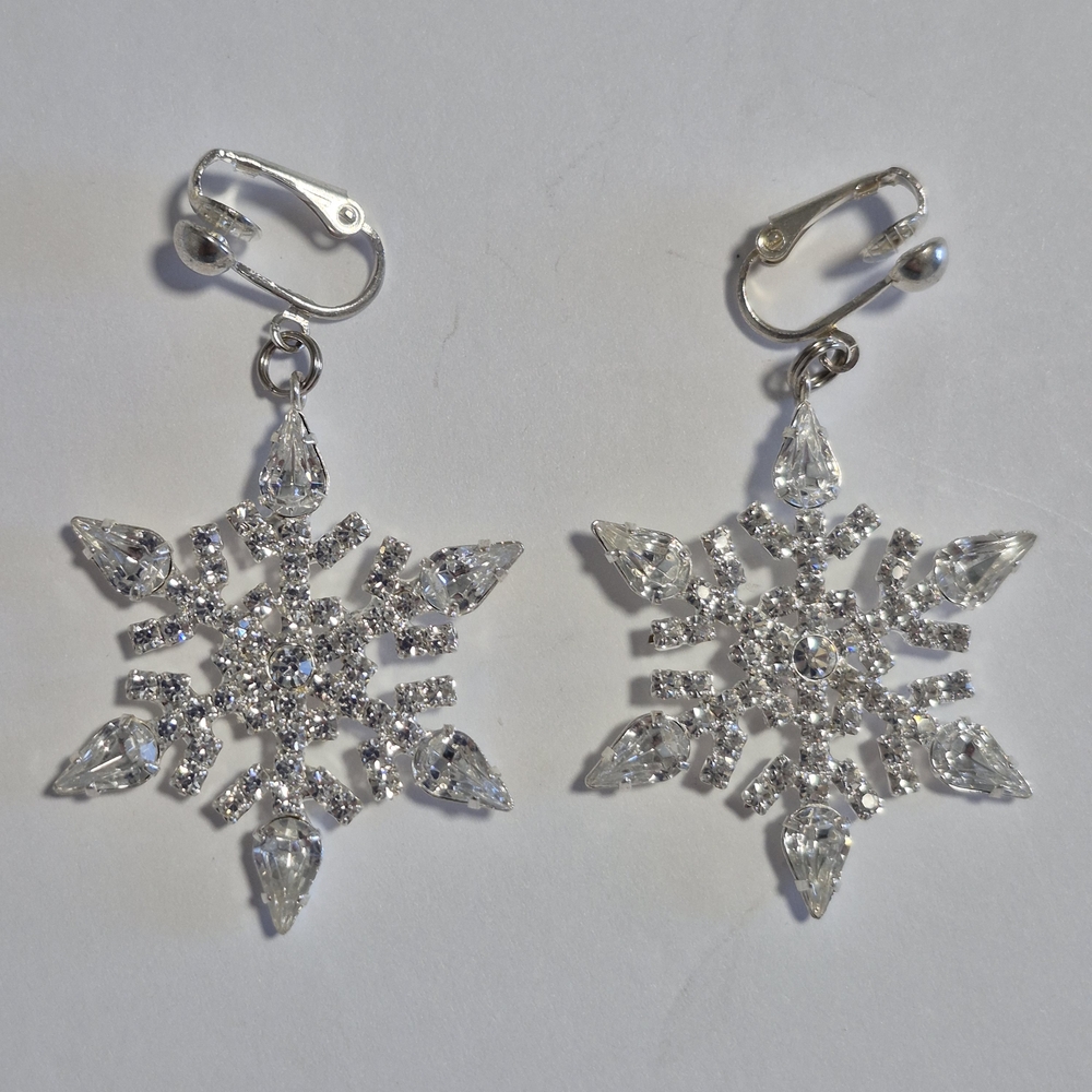 Elegant Silver-tone Sparkly Snowflake Clip-on Earrings